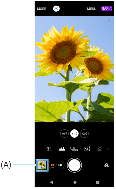 Photo ProのBASIC（ベーシック）モードでのスタンバイ状態、左下のサムネイルを示した画面。